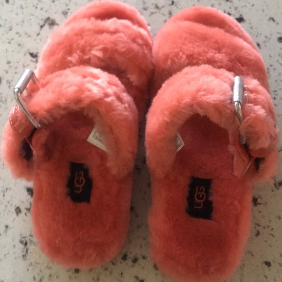 ❤️NEW!!!❤️ UGG Yeah slide fuzz Slipper/Sandal. - Picture 4 of 16